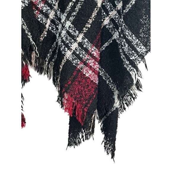 Knit Sweater Poncho OS Black Oversize Shawl Wrap Blanket Tassels Boho 80s Preppy - Picture 3 of 9